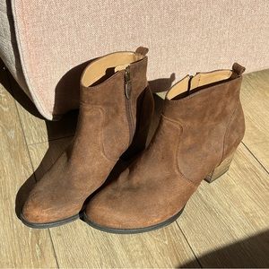 Suede short booties